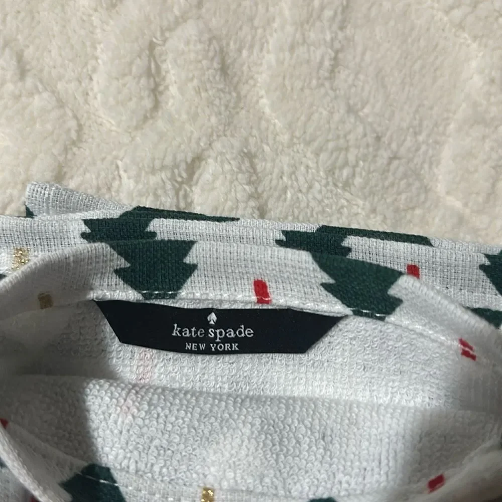 kate spade 2 Cotton White Green Red Gold Metallic Christmas Tree Kitchen Towels